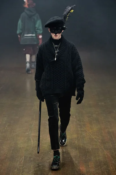 Look 35